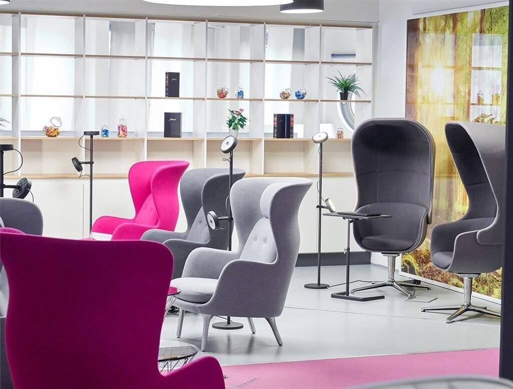 Moderner Coworking-Loungebereich gegenüber o2 SURFTOWN MUC, 1 Monat Pauschalmiete