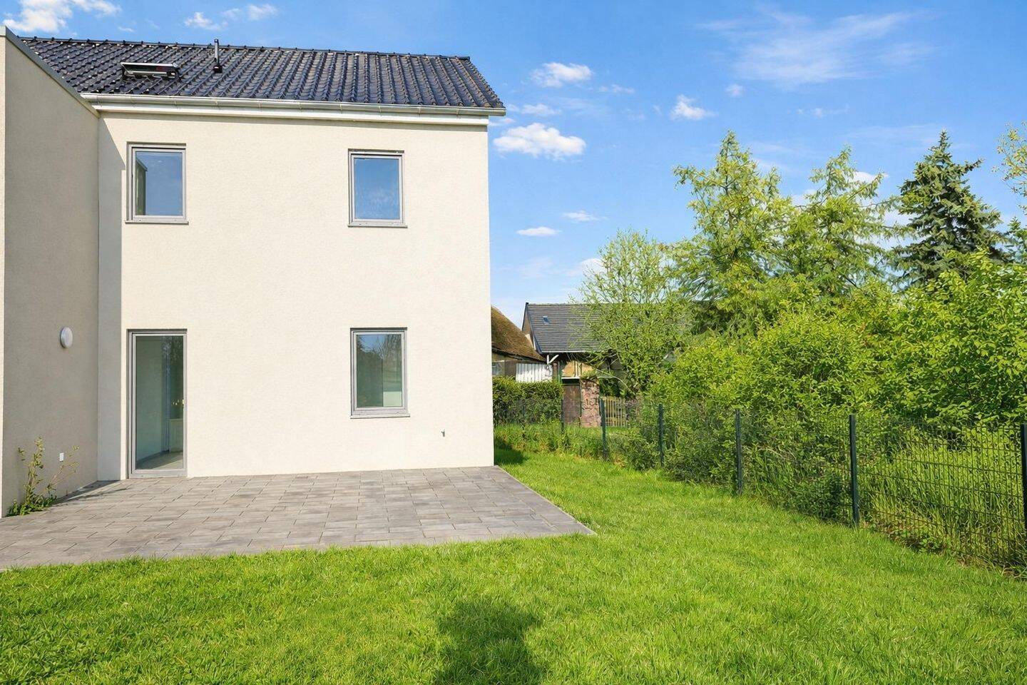 Garten, Terrasse & Stellplatz | Wie im eigenen Haus | Fußbodenheizung | Dusche & Wanne | EBK möglich – Schönwölkau – Vorschaubild 8