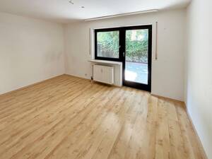 NÜRNBERG-NORD: RUHIG GELEGENE 3-ZIMMER-EG-WOHNUNG MIT GROSSER TERRASSE UND AUSSENSTELLPLATZ – 90408 Nürnberg – Vorschaubild 5
