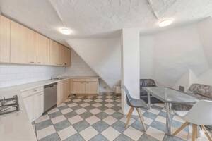 8-Zimmer-Wohnung mit Dachterrasse - Ideale WG-Kapitalanlage in zentraler Lage von Bad Cannstatt – 70372 Stuttgart – Vorschaubild 5