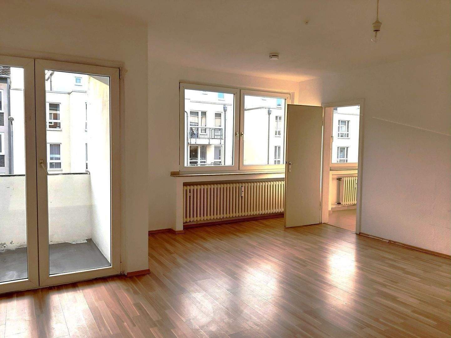 1 1/2 Raum-Wohnung / Ideal für Studenten – Duisburg – Vorschaubild 2