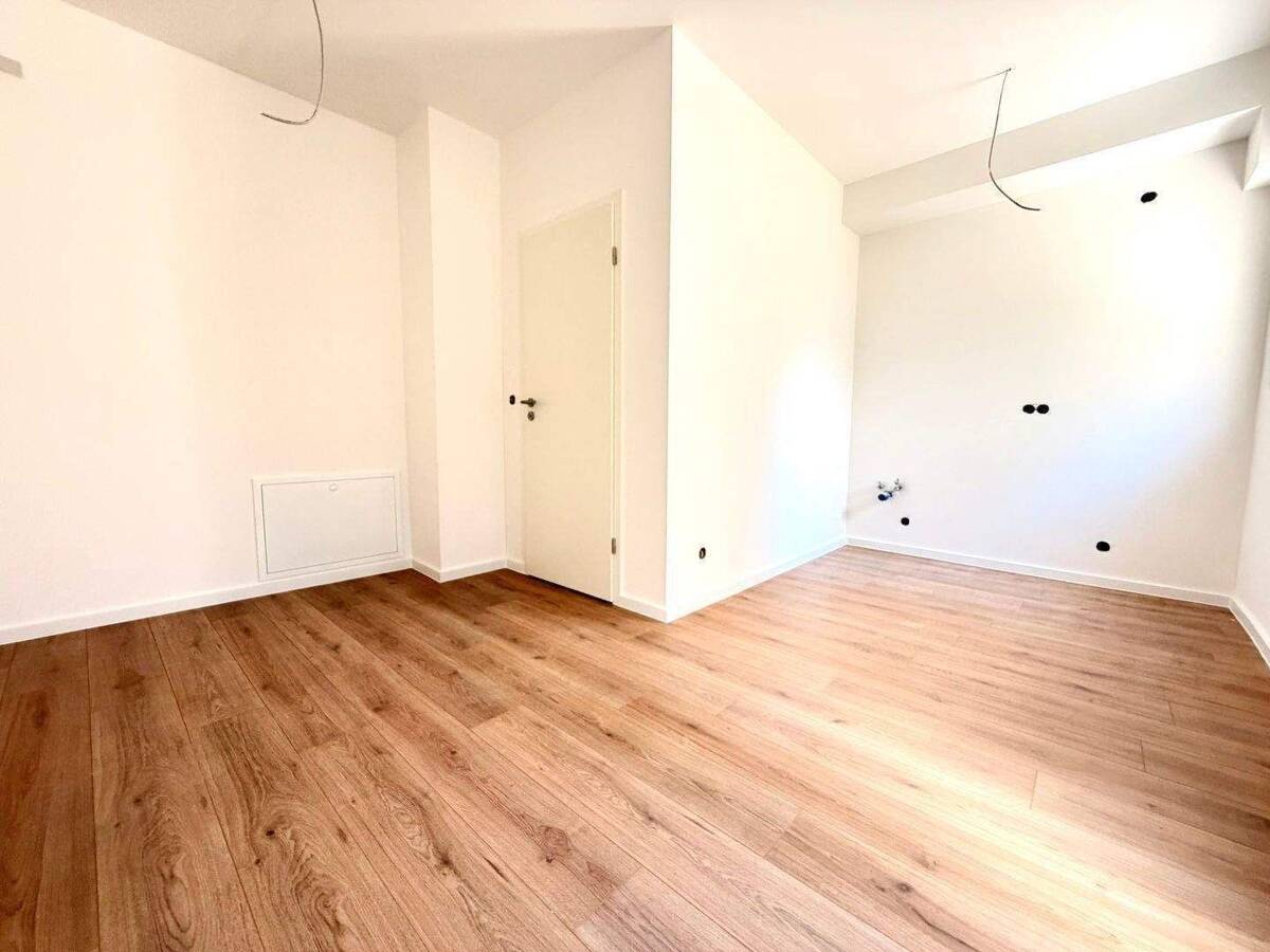 Kernsaniert & erstmals verfügbar – Moderne 2-Zimmer-Wohnung am Dutzendteich – 90478 Nürnberg – Bild 1 von 3