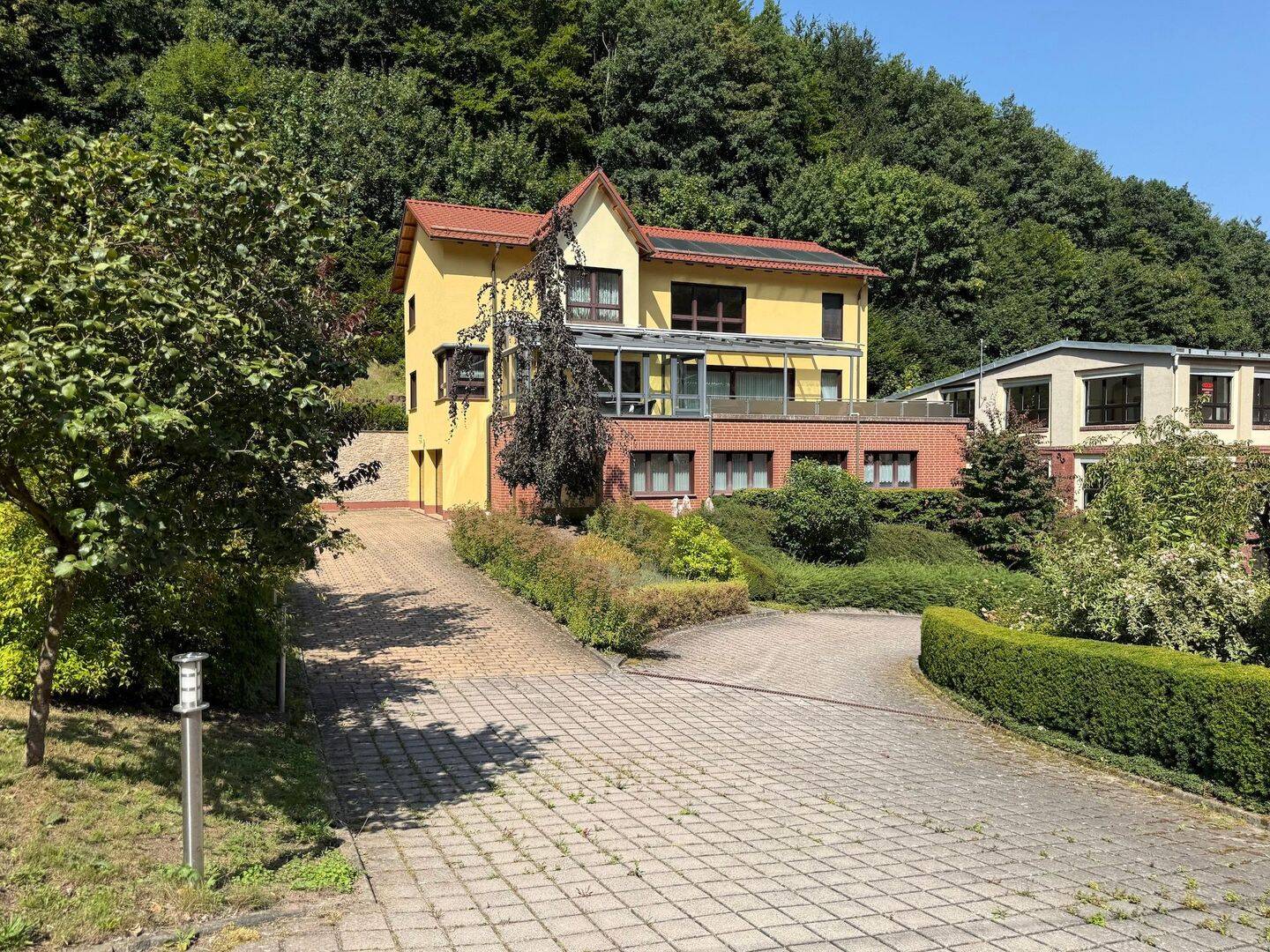 BARRIEREFREI - luxuriöses Einfamilienhaus mit 400 qm Wohn- und Nutzfläche – Ruhla – Vorschaubild 4