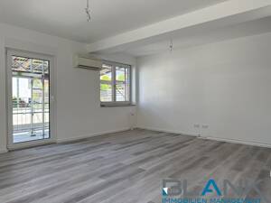 Hochattraktive 3 Zimmer Wohnung mit eigenem Eingang und Balkon - Erstbezug – 71083 Herrenberg – Vorschaubild 2