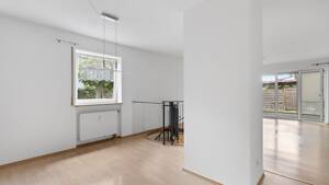 Souterrain-Maisonette-Wohnung mit großem Garten, schöner Terrasse und Carport in zentraler Lage – 85053 Ingolstadt – Vorschaubild 3