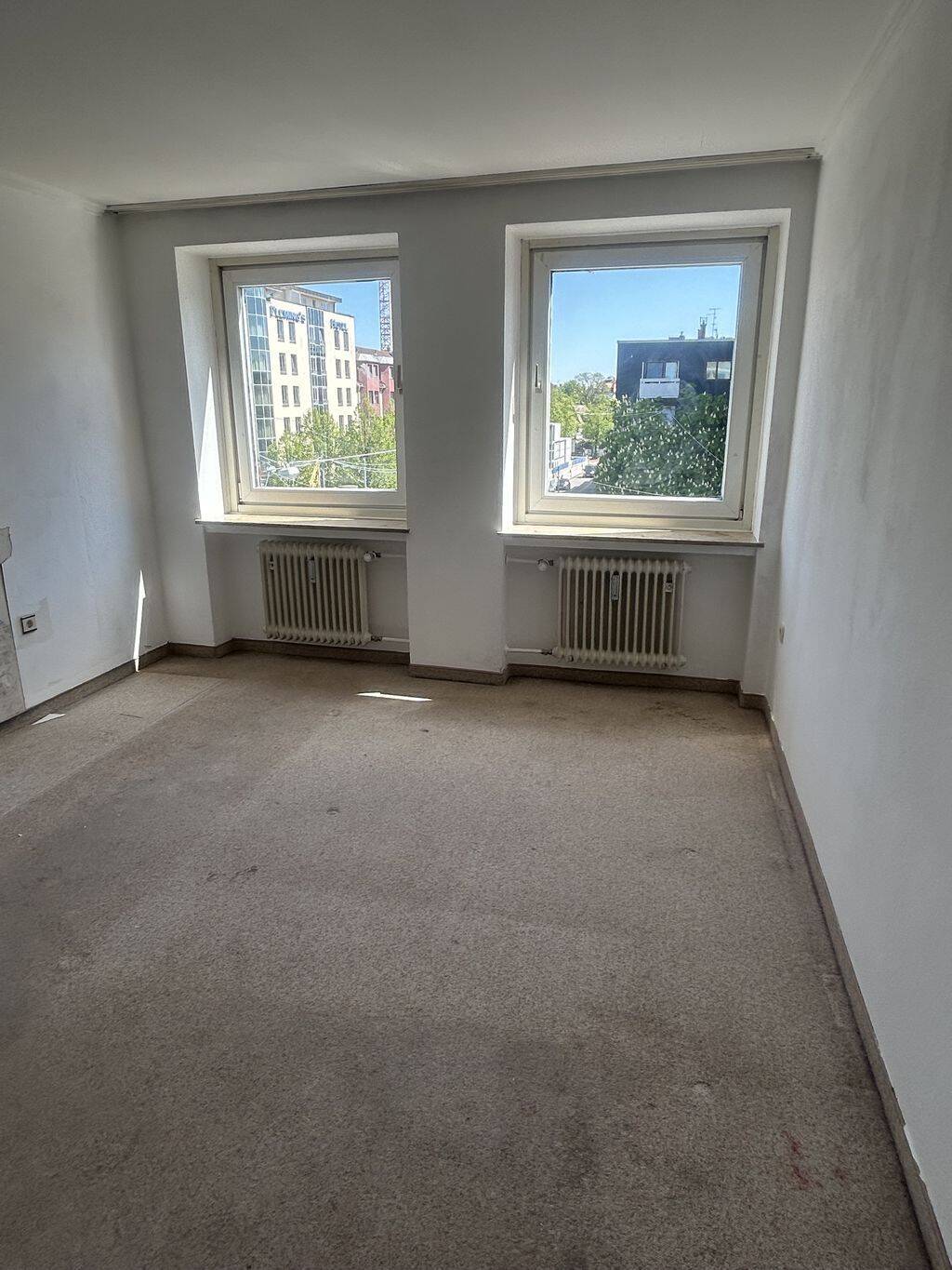 Schwabing/Nähe Münchner Freiheit, freie, 2,5 -Zimmer-Wohnung – München – Vorschaubild 4