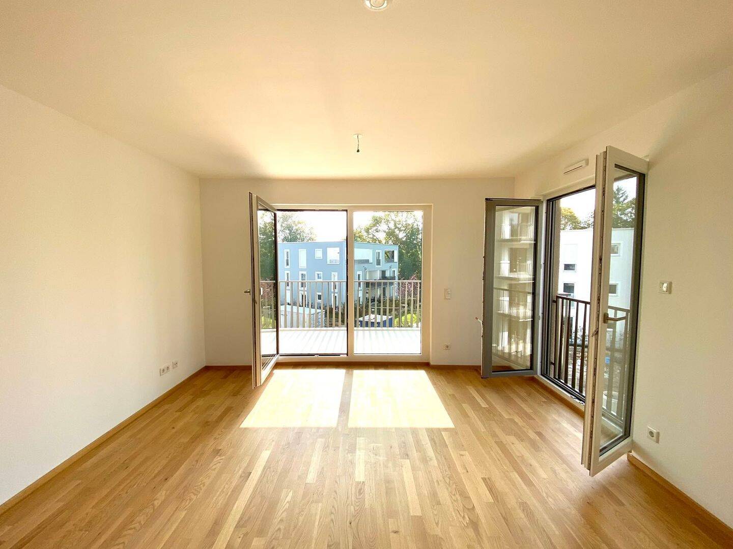 !!!Neuaubing!!! Moderne 3-Zimmer-Wohnung mit Balkon, Einbauküche & guter Anbindung in Neuaubing – München – Vorschaubild 2