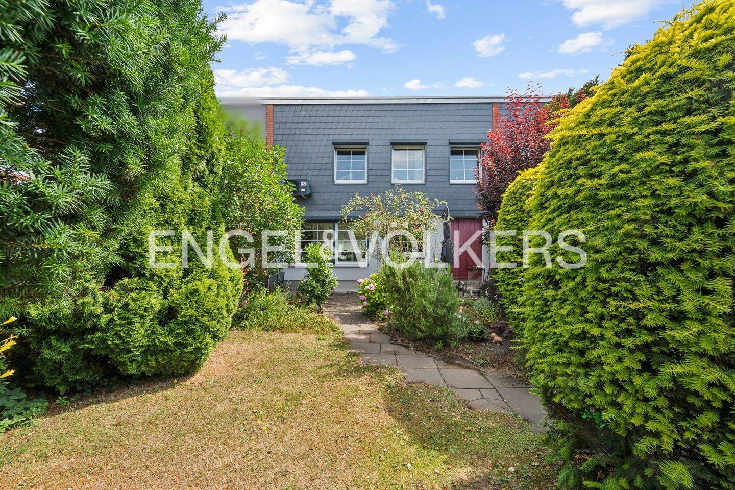 Einladendes Reihenmittelhaus mit Gartenidylle und eigener Garage – Salzgitter – Vorschaubild 4