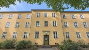 Saniertes Altbaujuwel mit schönem Innenhofbalkon und Dachbodennutzung Nahe Rathaus Steglitz