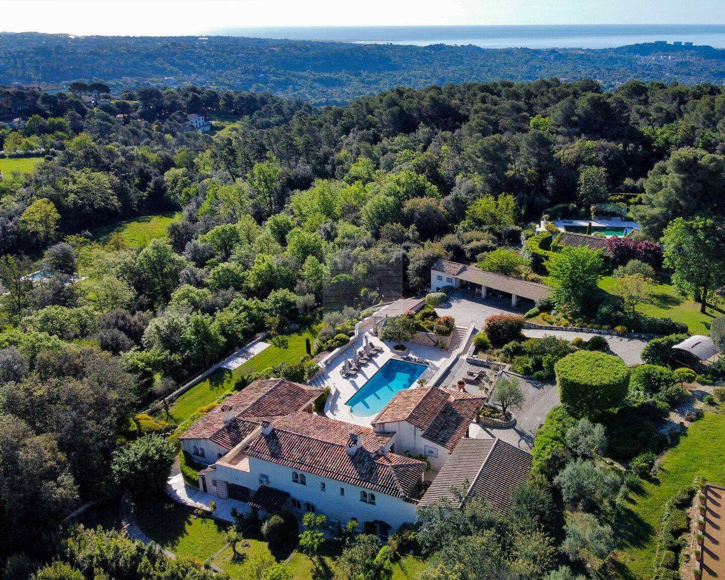 Maison 12 pièces 437 m² · à La Colle-sur-Loup · 437 m² · 2 700 000 €