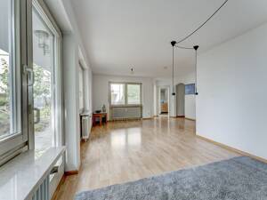 Charmante Erdgeschosswohnung mit Terrasse und Garten in ruhiger Lage – 79100 Freiburg im Breisgau – Vorschaubild 2