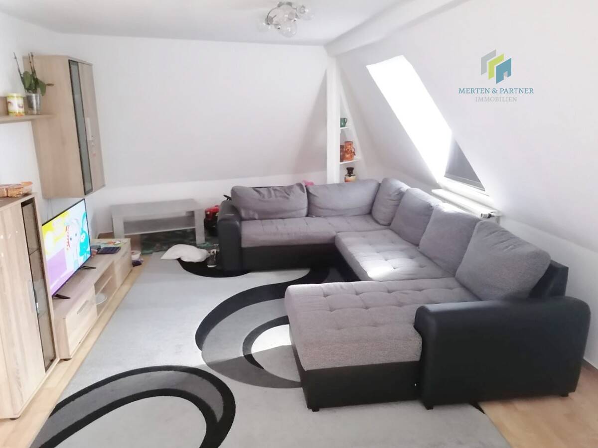 Gepflegte Dreizimmerwohnung mit zwei Balkonen – Düppelstr. 140, 46045 Oberhausen – Bild 1 von 9