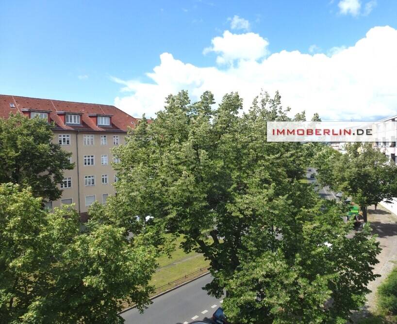 IMMOBERLIN.DE - Helle Westend-Wohnung mit Pkw-Stellplatz nahe Brixplatz – Berlin – Vorschaubild 2