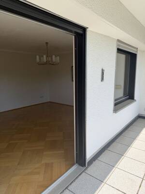Kassel/Dönche …mit Fernblick Sofort freie, großzügige 3 Zimmerwohnung mit attraktivem großem Balkon und eigener Garage – 34134 Kassel – Vorschaubild 5