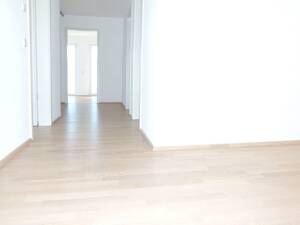Großzügige, helle 3-Zimmer-Wohnung mit schöner Loggia; Anfragen bitte nur per email! – 80939 München – Vorschaubild 5