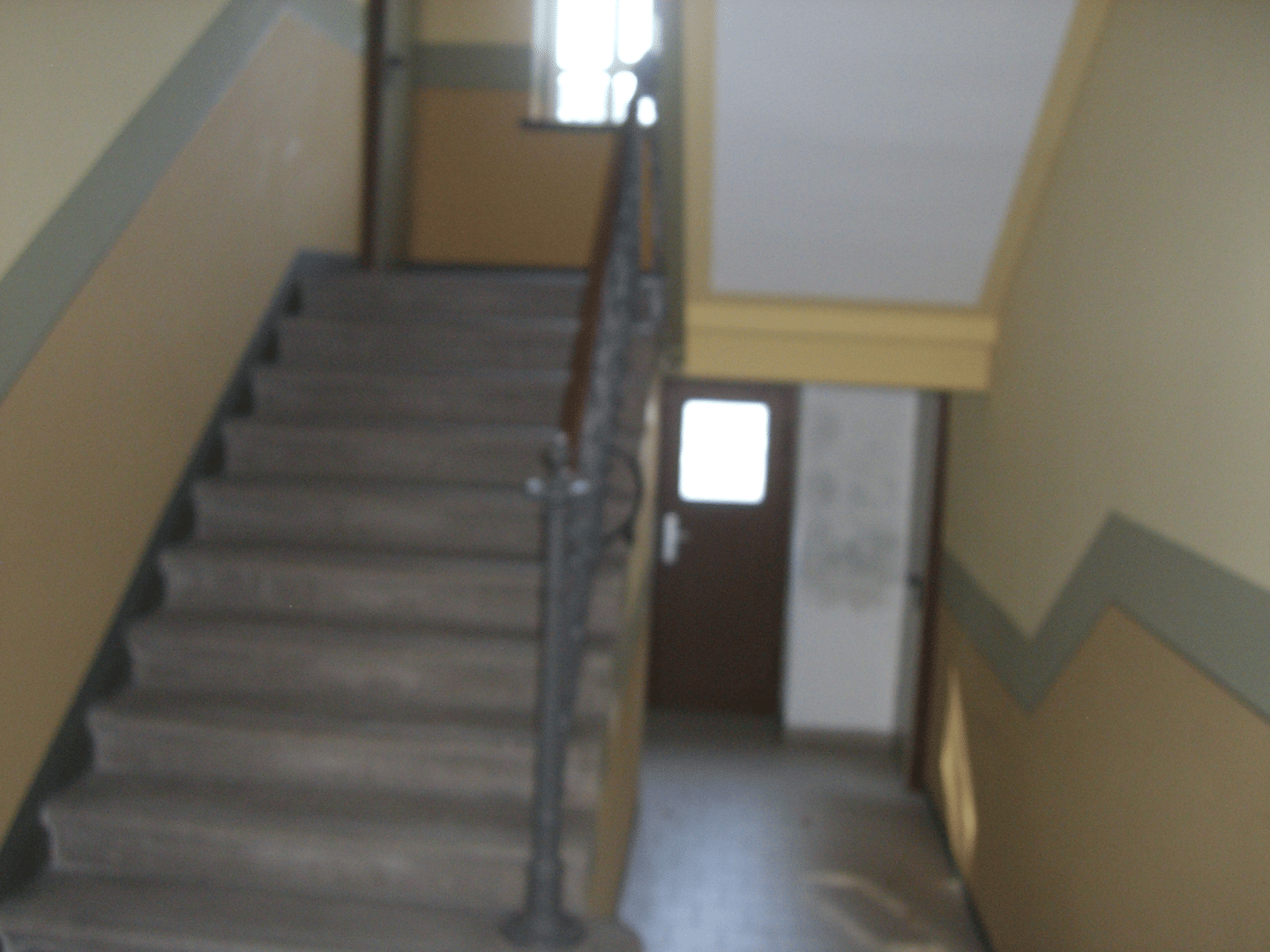 großes Wohnzimmer, helle Wohnung im Zentrum vom Kaßberg – Chemnitz – Vorschaubild 5