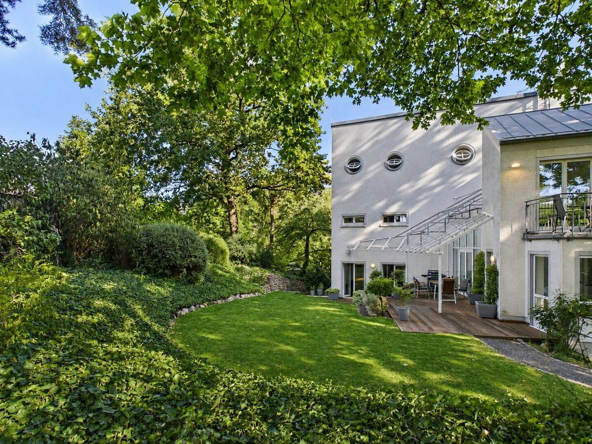 Moderne, stilvolle Architektur trifft naturnahe Privatsphäre - Familienanwesen mit Einliegerwohnung – 55124 Mainz – Bild 1 von 9
