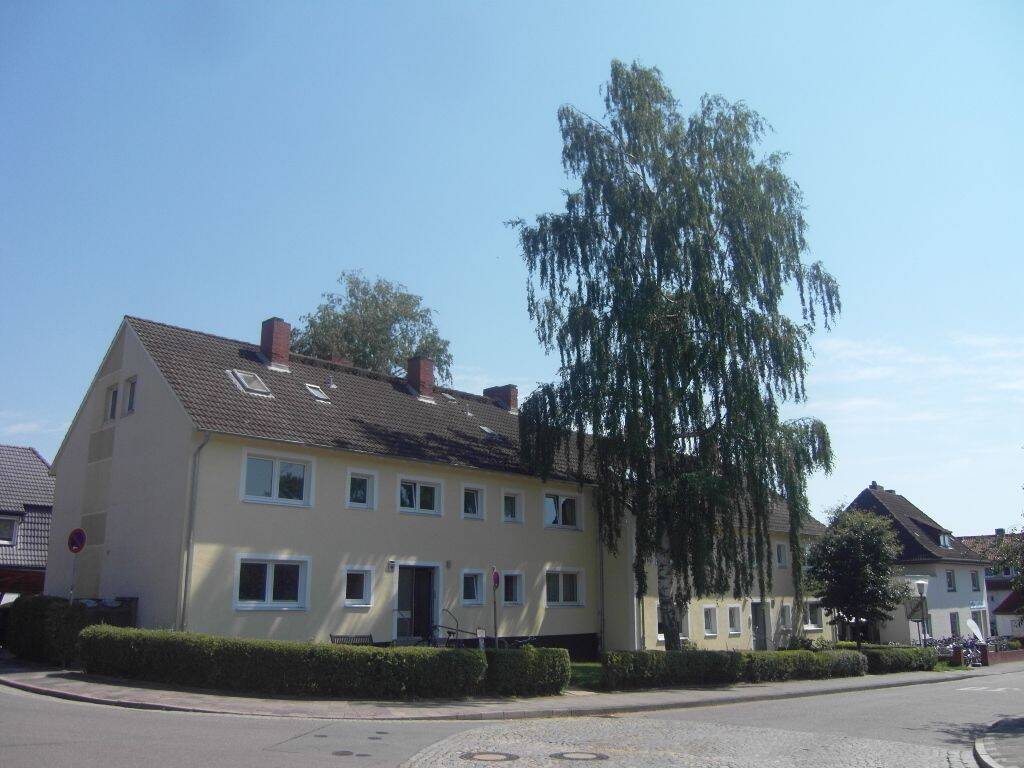 Zentrale 2-Zi.-DG-Whg. mit Balkon in Heikendorf
