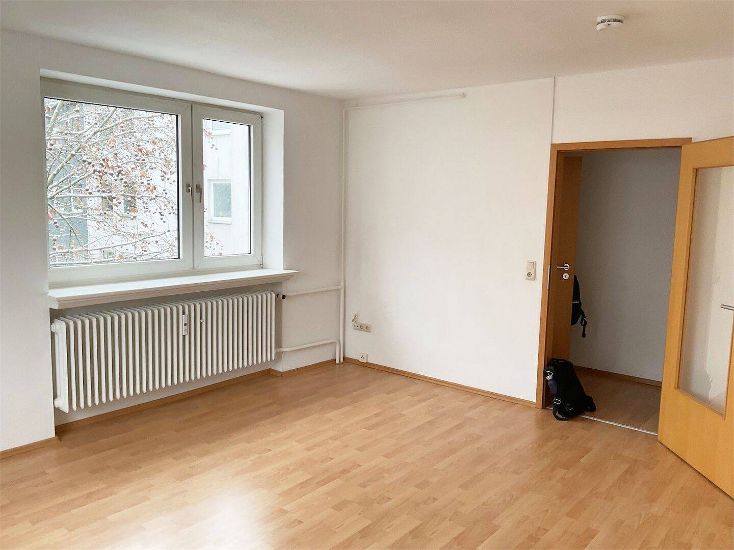 Ideal für Wohngemeinschaft: 2 große Zimmer, separate Küche + Einbauküche, Tageslichtbad – Braunschweig – Vorschaubild 2