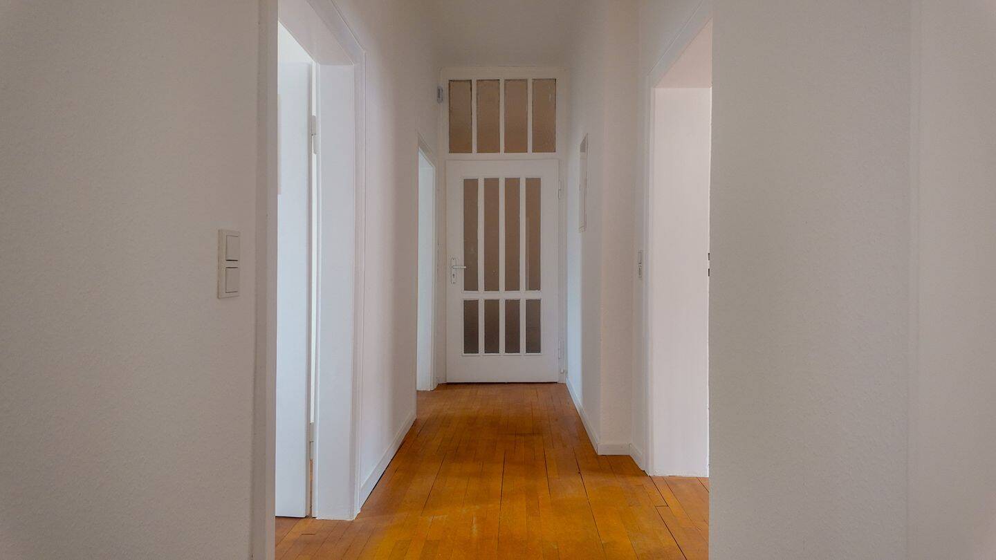 4-ZKB Dachgeschosswohnung in zentraler Lage - geeignet für WG oder Paare