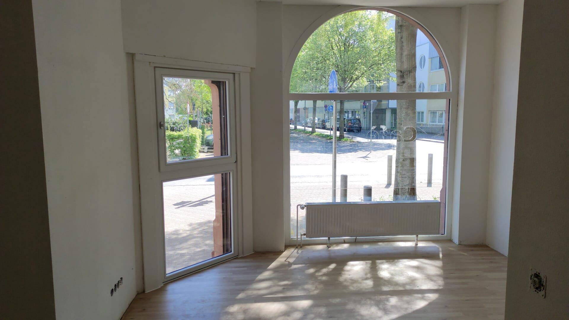 Erstbezug nach Sanierung - 4 ZKB EG Wohnung mit Terrasse in historischem Gebäude