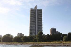 Exklusive 4 Zimmer Eigentumswohnung im Colonia-Tower