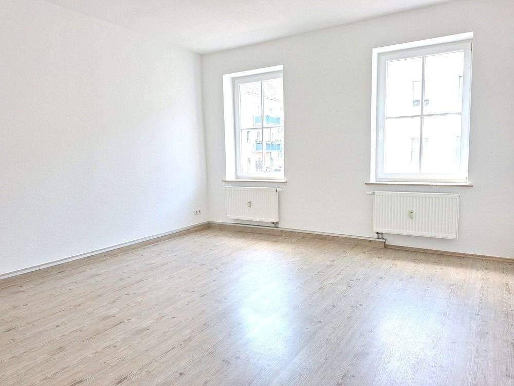 !! 2-Zimmer-Wohnung mit Balkon und PKW-Stellplatz im Lutherviertel !!