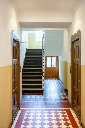 Einladende 2-Zi.-Wohnung im schönen Altbauhaus in perfekter Lage Berlin-Kreuzberg! (Eigennutzoption) – 10967 Berlin – Vorschaubild 4