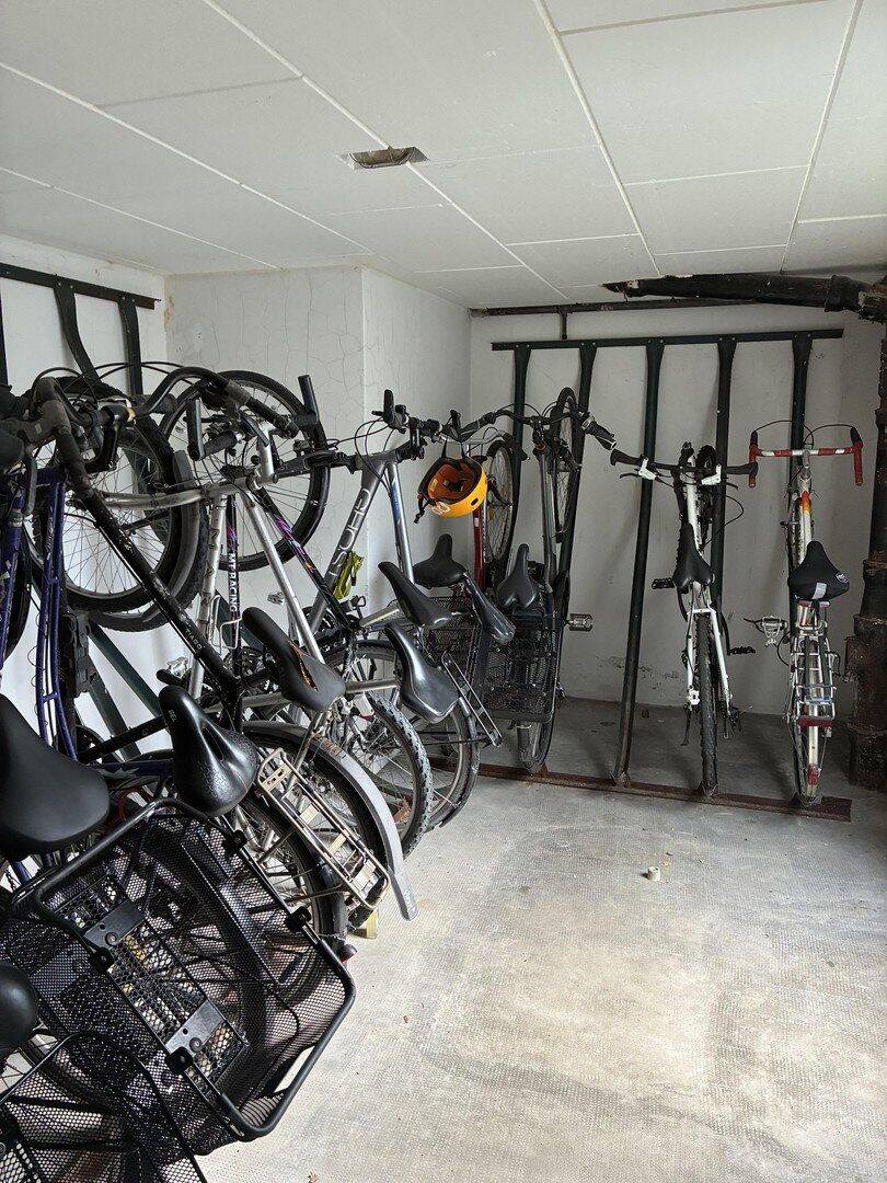 Zentrale, möblierte Zweizimmerwohnung mit Stellplatz (WG möglich) – München – Vorschaubild 9