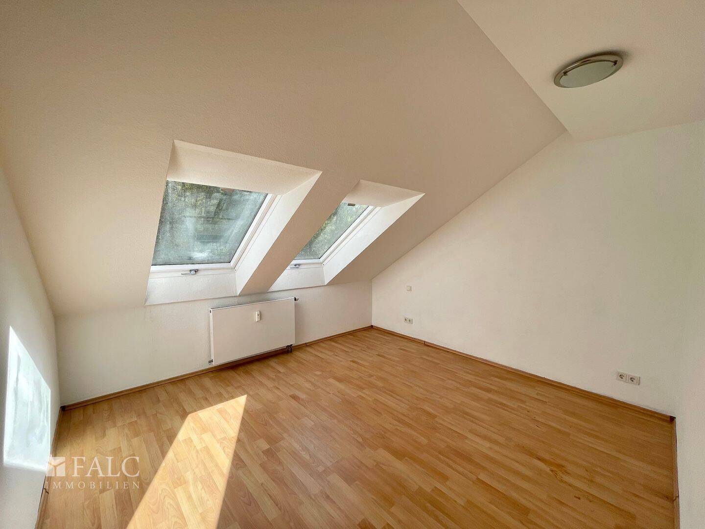 Attraktive 2 Zimmer Wohnung mit Parkplatz und Balkon – Saarbrücken – Vorschaubild 8