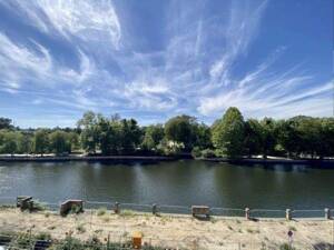 BEGEHRTE WASSERLAGE - PANORAMA-BLICK AUF DIE SPREE & DEN SCHLOSSPARK - ZUR ZEIT VERMIETET – 10589 Berlin – Vorschaubild 2