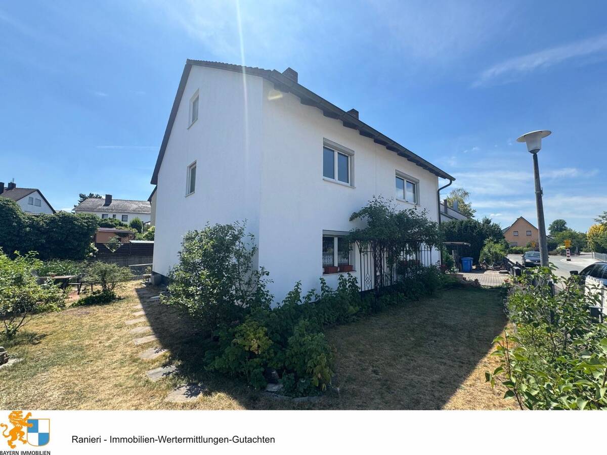 Modernisierter Wohnkomfort - Erdgeschosswohnung mit Gartenanteil in ruhiger Lage von Allersberg – 90584 Allersberg – Bild 1 von 9