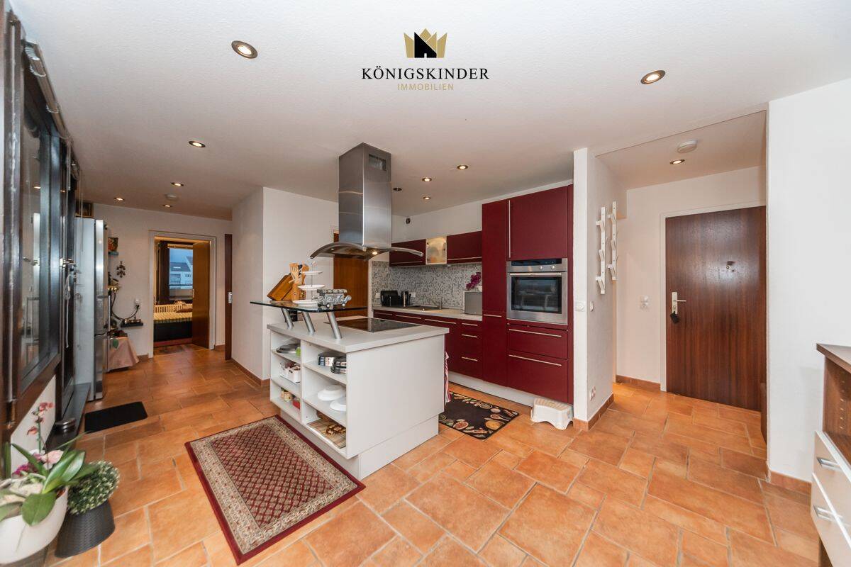 Modernisierte 4-Zimmer-Wohnung mit Panoramablick von 3 Balkonen – Stuttgart – Vorschaubild 2