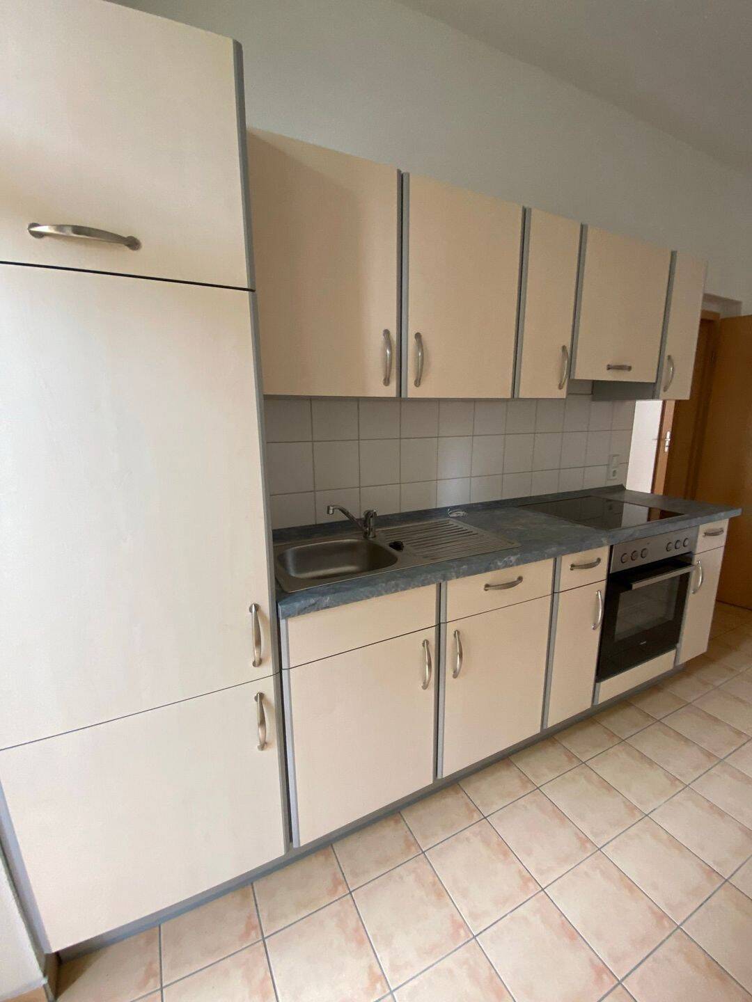 °°°°gemütliche2-Raum-Wohnung mit EBK & Laminat & Balkon °°°° – Chemnitz – Vorschaubild 9