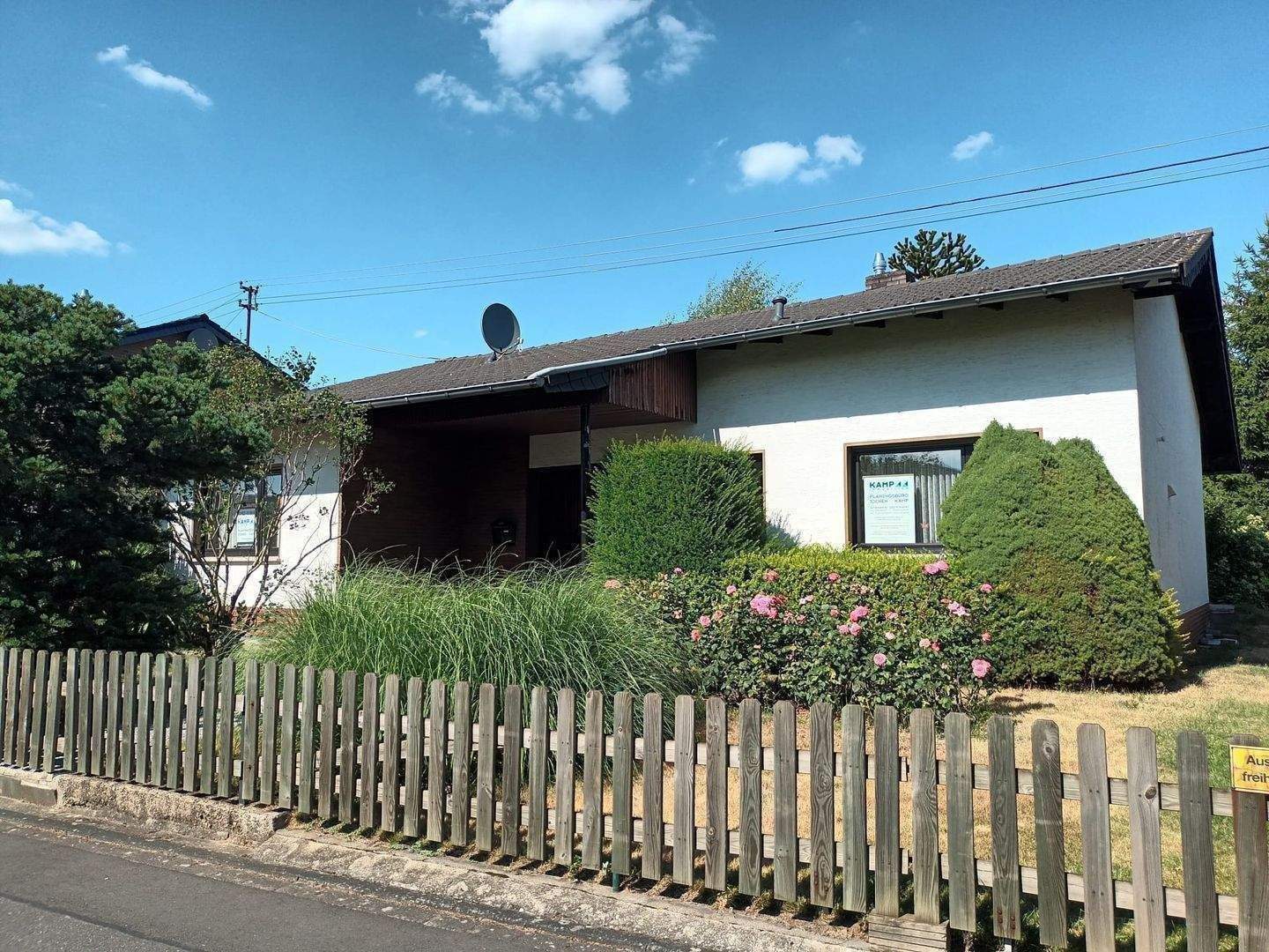 FÜR FACHHANDWERKER! Solider Bungalow mit Pfiff, insges. 200 m² Wohnfläche + ca. 50m² KG! – Niederkassel – Vorschaubild 5