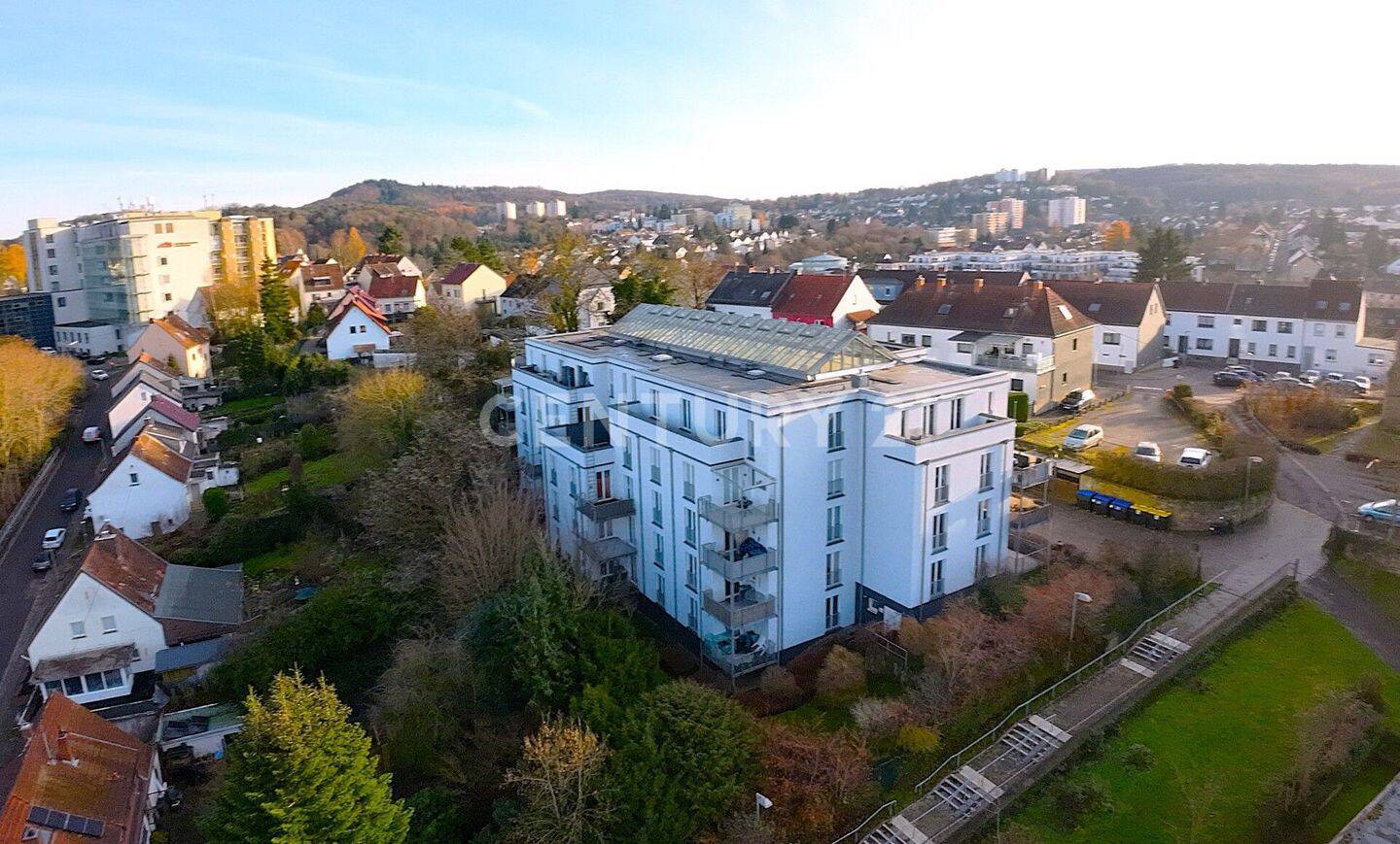 Einzigartige neuwertige 2ZKB Whg mit Balkon in Top Mehrfamilienhaus in bester Wohnlage von Dudweiler – Saarbrücken – Vorschaubild 2