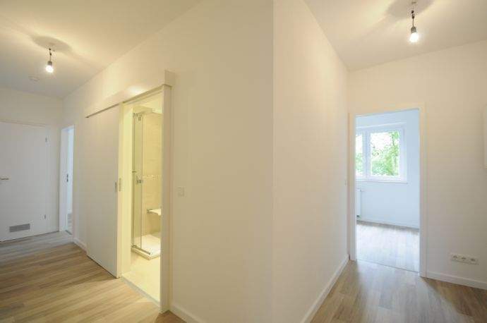 Seniorenfreundliche, wunderschöne, hochwertig sanierte 3-Raum-Wohnung mit begehbarer Dusche, Gäste-WC, Sonnenbalkon, Stellplatz – Essen – Vorschaubild 9