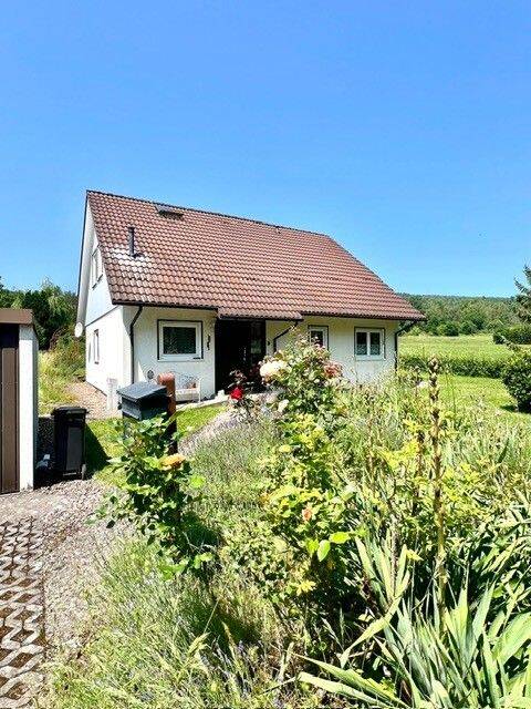 Gepflegtes Einfamilienhaus mit Terrasse, Doppelgarage und 700 M² wunderschönem Grundstück in Vacha-Oberzella – Vacha – Vorschaubild 6