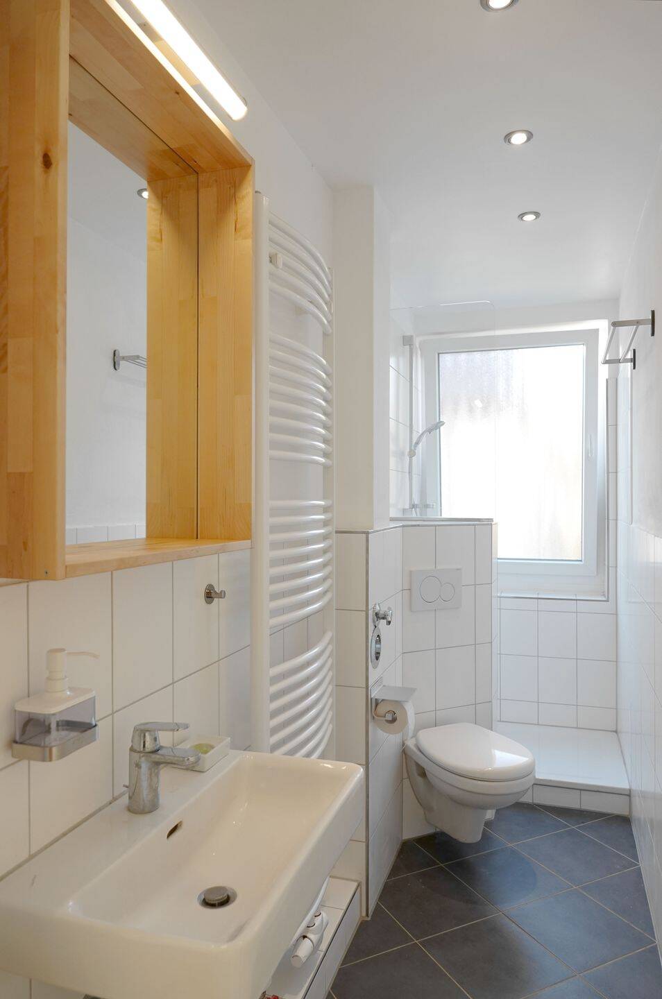 Großzügige & helle 2-Zimmer-Wohnung mit großer sonniger Dachterrasse in guter Lage – Hannover – Vorschaubild 9