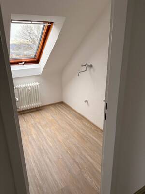 Schöne, neu renovierte Dachgeschoss Wohnung – 66117 Saarbrücken – Vorschaubild 8