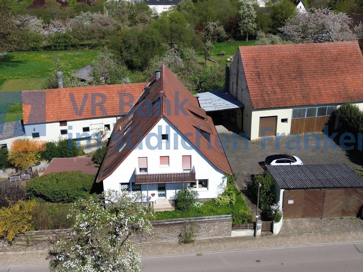 Charmanter landwirtschaftlicher Hof mit großzügigem Wohnhaus, Nebengebäuden und vielseitigen Nutzung – Westheim – Vorschaubild 2