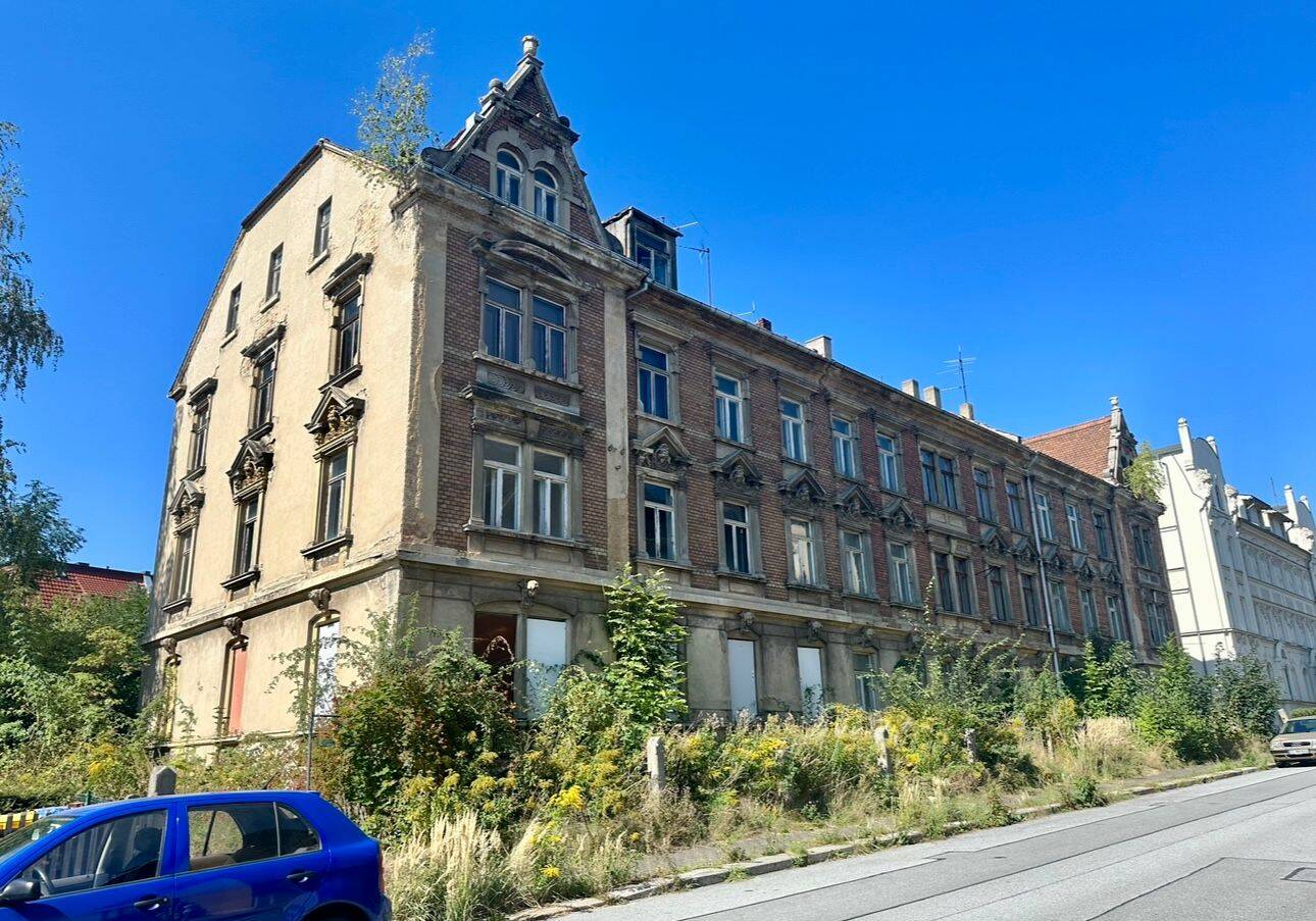 Historisches Gotik-Gebäude – 68 Zimmer, großes Sanierungs- & Investitionspotenzial – Zittau – Bild 1 von 3