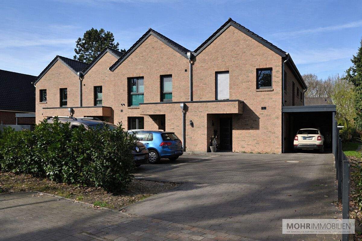 - Provisionsfrei - Modern und Großzügig: Neuwertiges Reihenendhaus in schöner Lage von Bümmerstede – Oldenburg – Bild 1 von 9