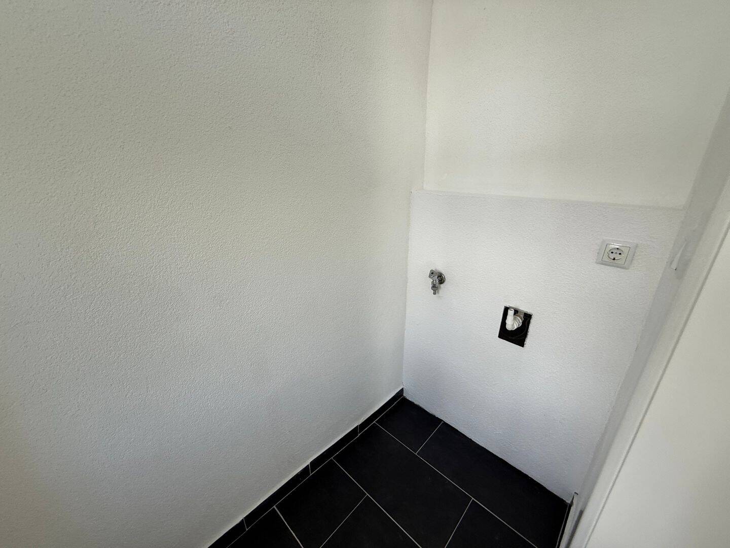 Heimkommen und Wohlfühlen* sep. WC* modern saniert* Balkon* im 2.OG – Chemnitz – Vorschaubild 6