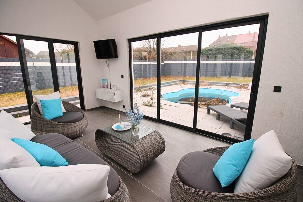 ++Exklusive moderne DHH mit Pool & eigenem Gartenhaus++ – Mannheim – Bild 1 von 9