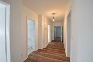 Renoviert! Geräumige 3-Zi-Altbau-Whg mit Balkon in Oberhausen – 46045 Oberhausen – Vorschaubild 3