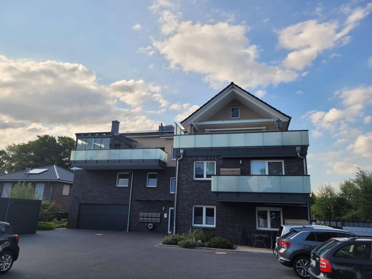 Exklusive 3 Zimmer Wohnung in zentraler Lage mit Top Ausstattung Erdgeschoss / Terrasse – 21255 Tostedt – Bild 1 von 5