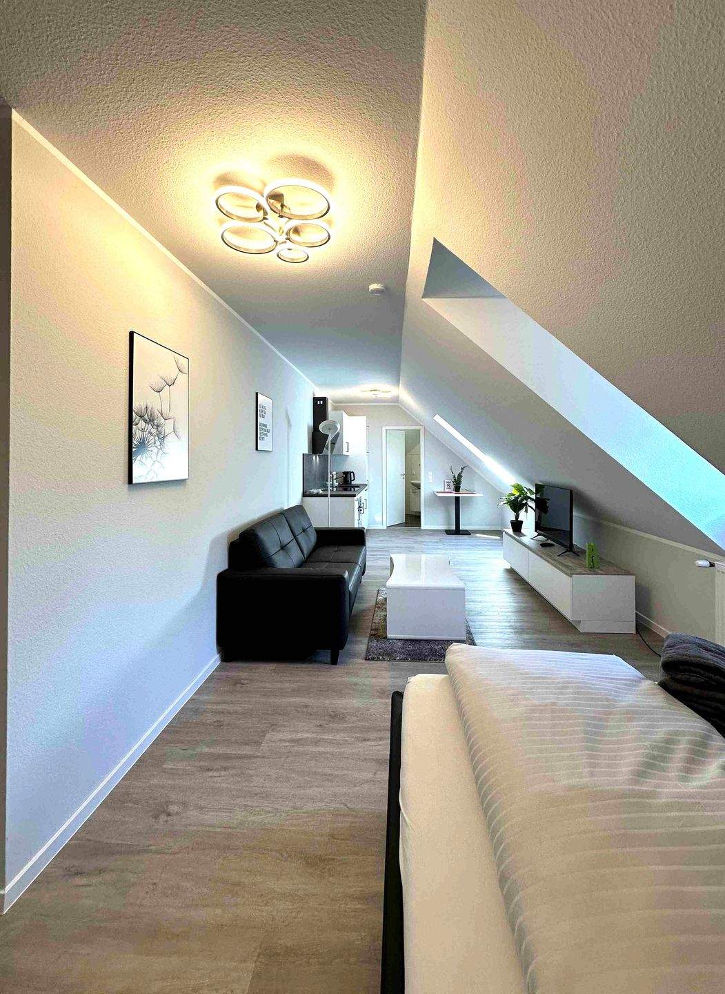 Renoviertes Single-Apartment kurzfristig verfügbar, bequem & wohnlich ausgestattet, zentral in AB