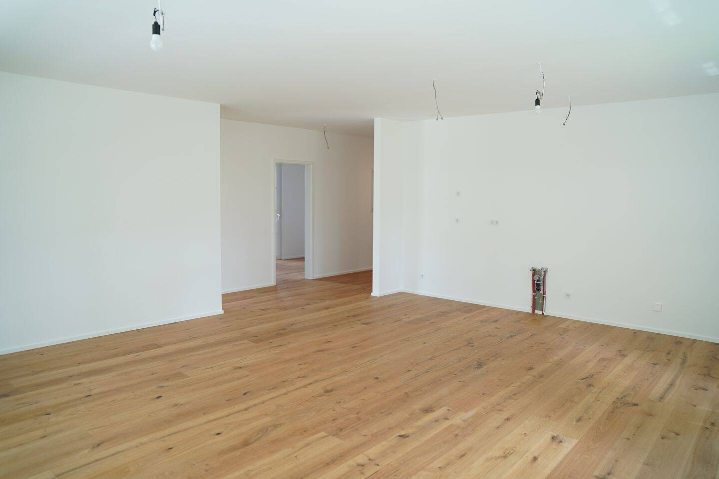 Ankommen und wohlfühlen: Erdgeschosswohnung in Bad Nauheim mit ca. 150 m² Garten & 33 m² Terrasse – Bad Nauheim – Vorschaubild 2