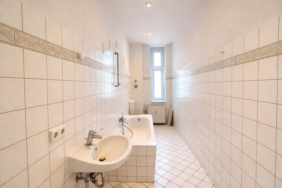 Attraktive 2-Zi- Altbauwohnung mit sonnigem Balkon - stilvoll renoviert & Einbauküche! Bezugsfrei! – Berlin – Vorschaubild 8